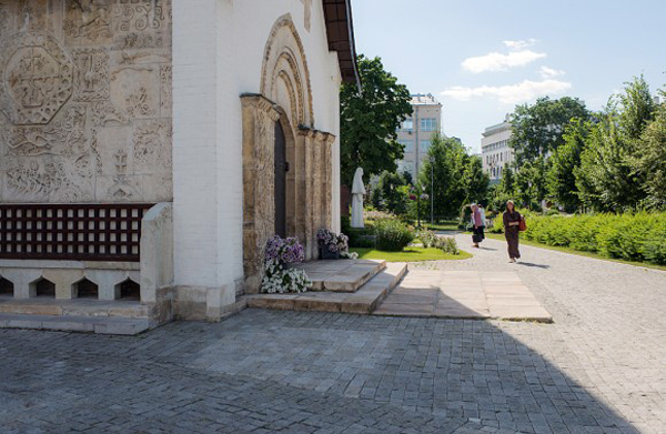 79. Вход в храм.jpg